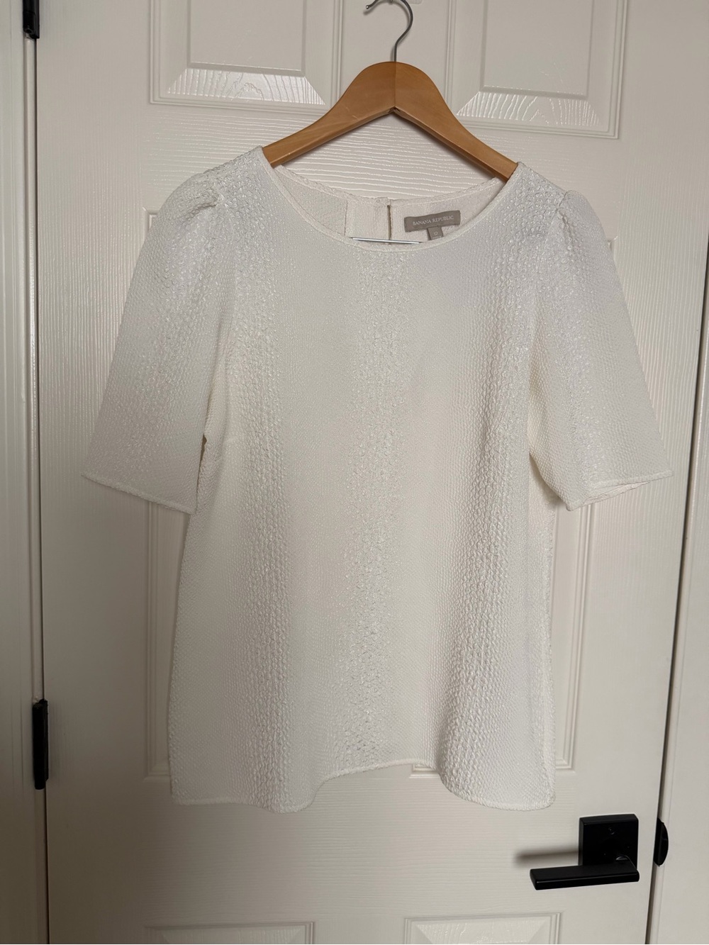 Banana Republic Ivory Textured Puff-Sleeve Blouse